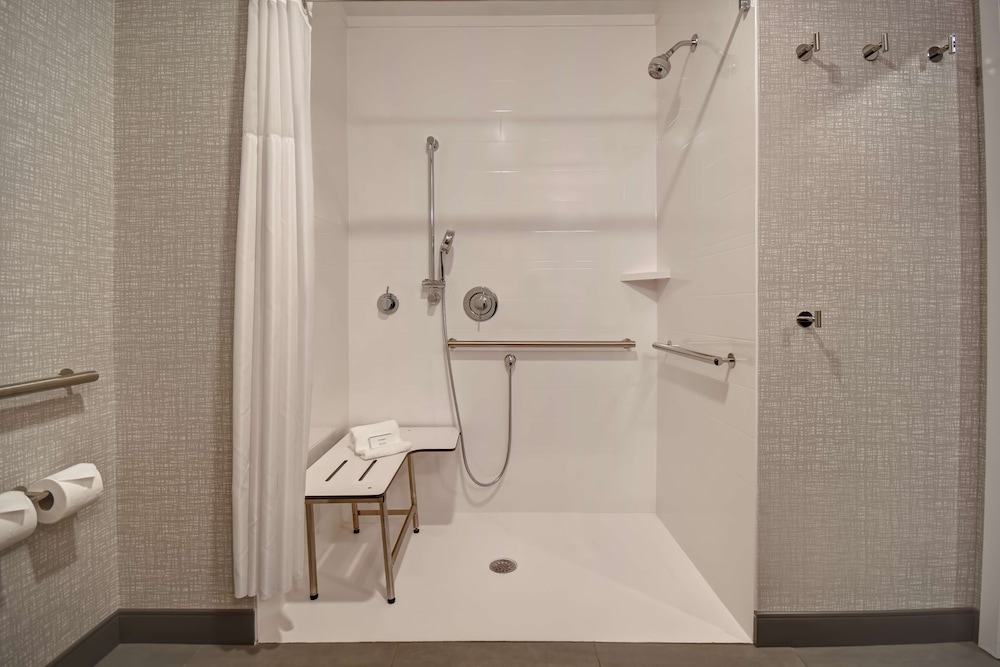 Hampton Inn Pleasant View TN - photo 23