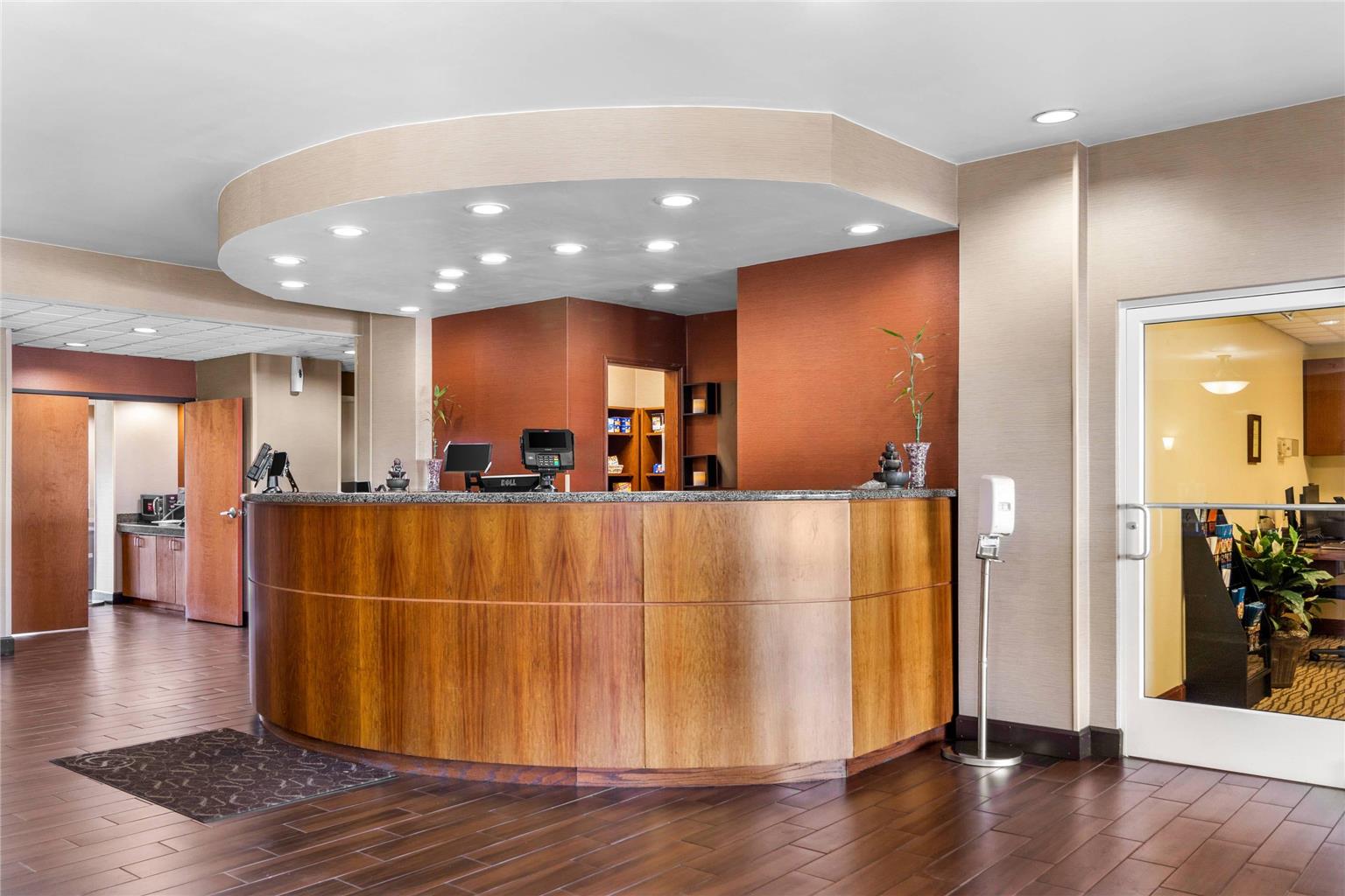 Comfort Suites Mount Vernon - photo 9