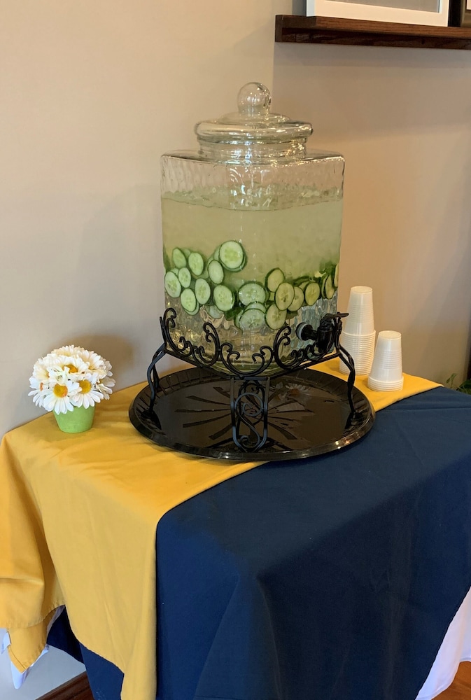 Country Inn & Suites by Radisson Ithaca NY - photo 4