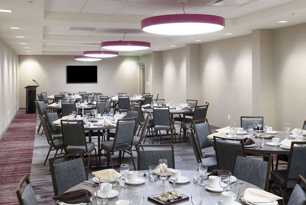 Wyndham Garden at Niagara Falls - photo 30