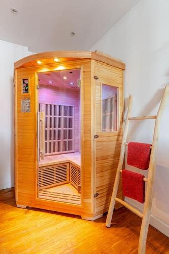 Chantilly Sauna Relaxation — Chantilly