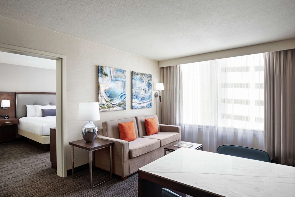 Embassy Suites by Hilton Fort Worth Downtown - photo 10