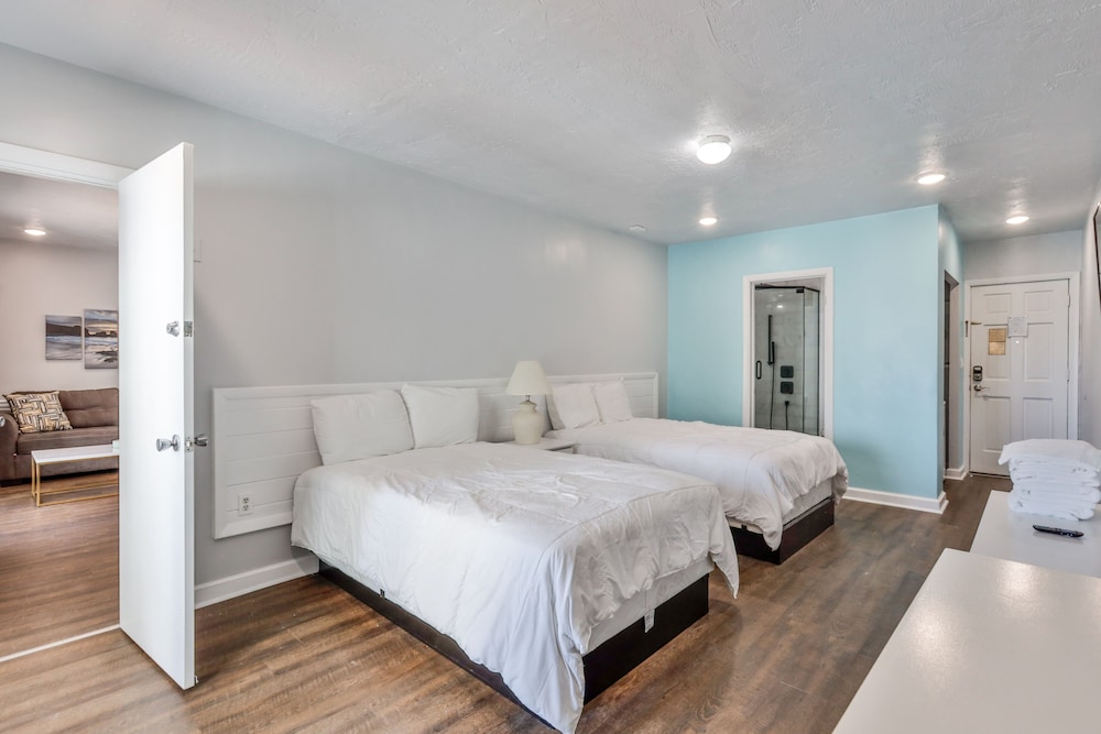Coastal Waters Inn - photo 35