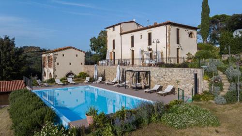 Casa Francia — 4-Star Luxury Hotel in Palaia, Italy