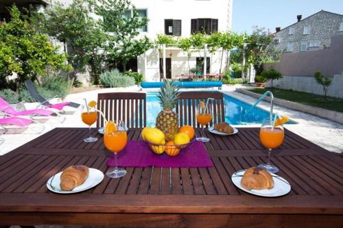 Villa Roza Studio Apartment with Balcony