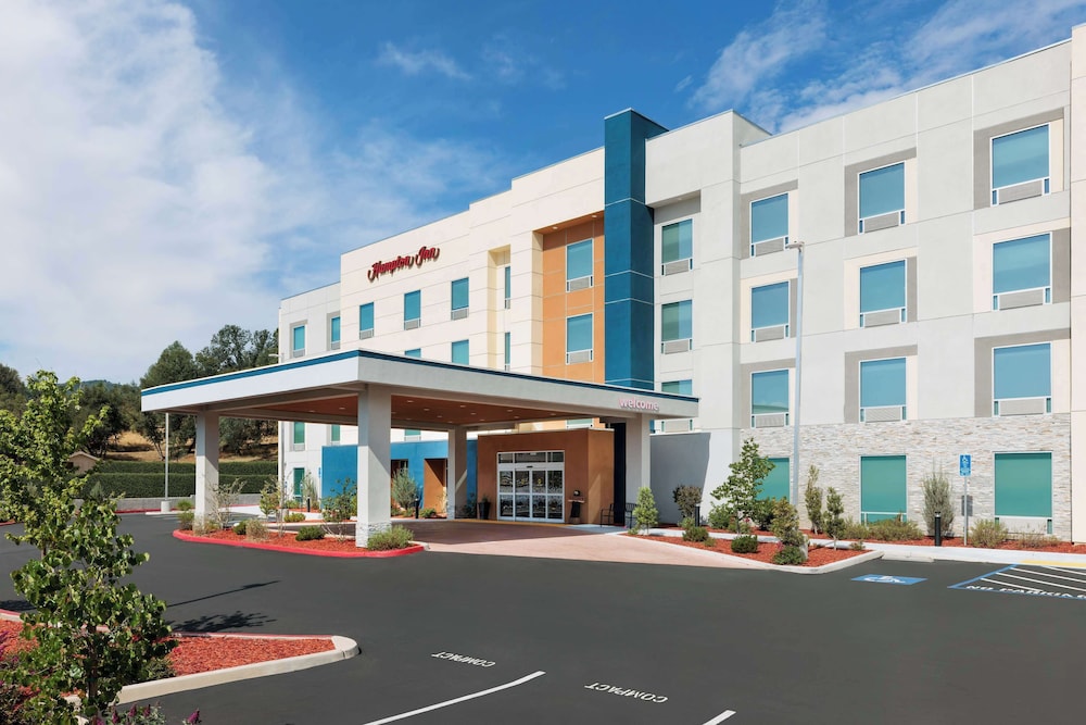 Hampton Inn Oakhurst Yosemite - featured photo