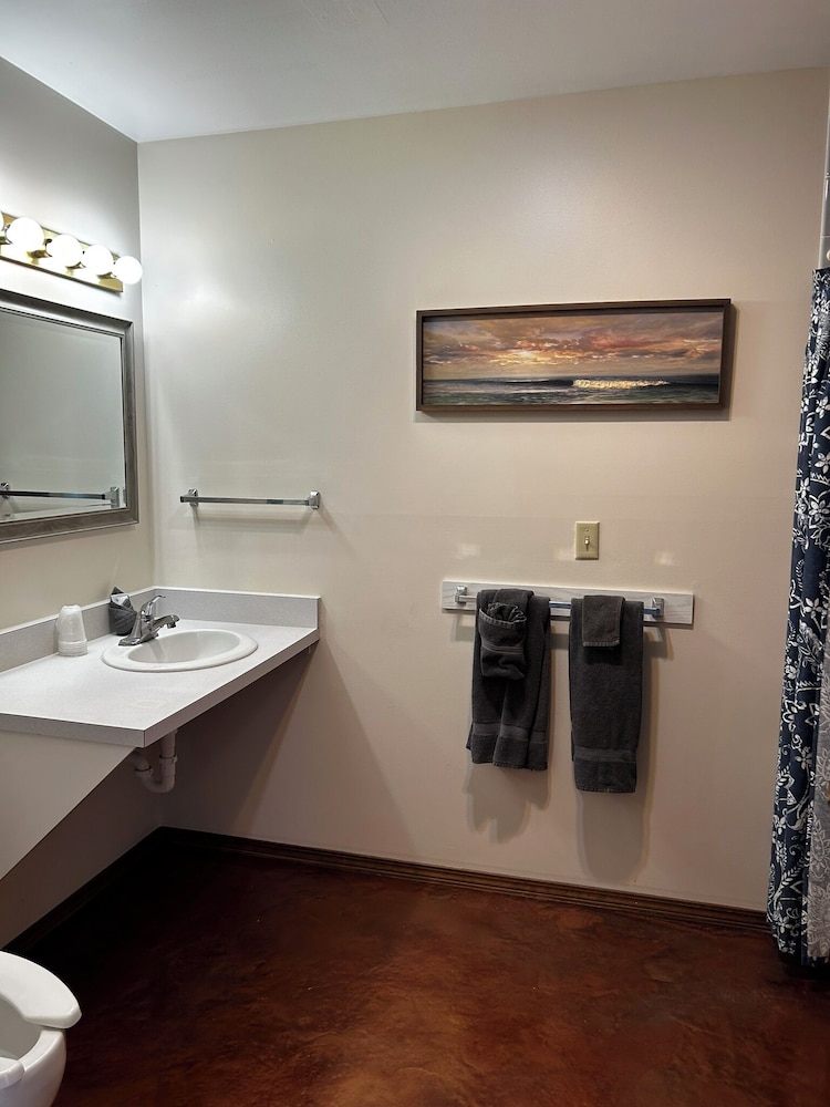 Lamplighter Cabins & Suites - photo 81