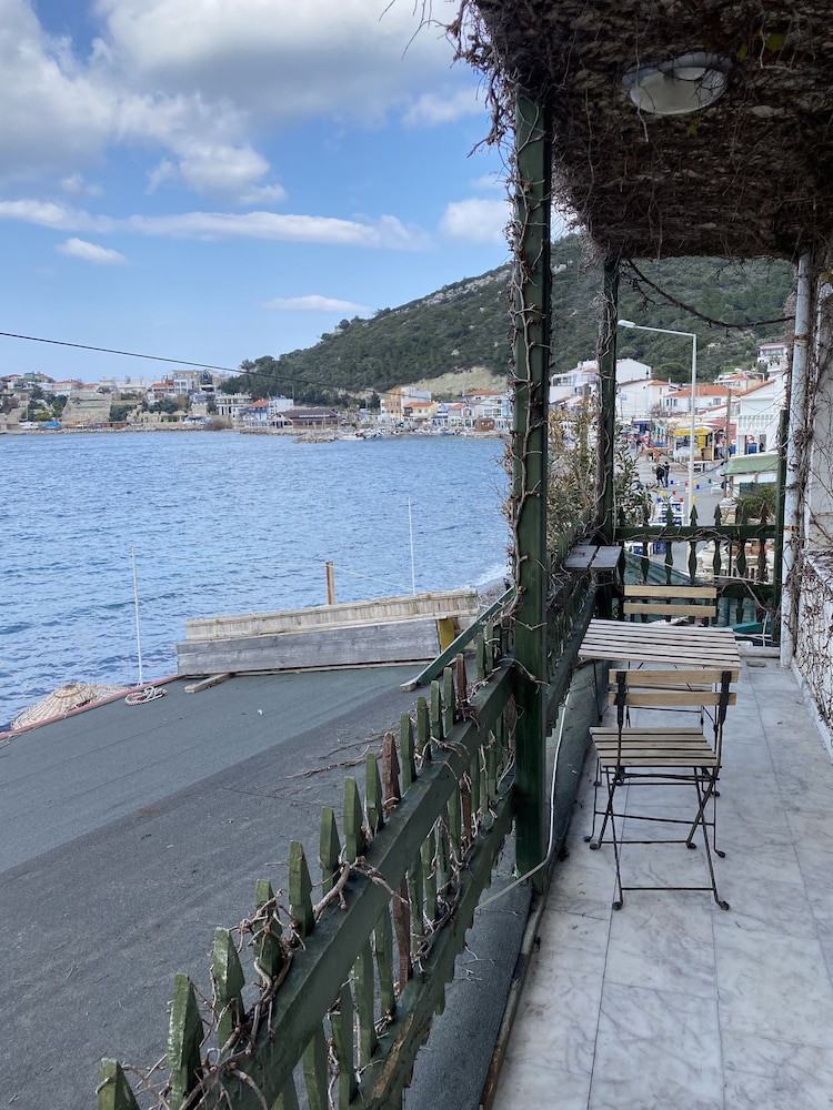 Yali Butik Pansiyon in Karaburun, Turkey