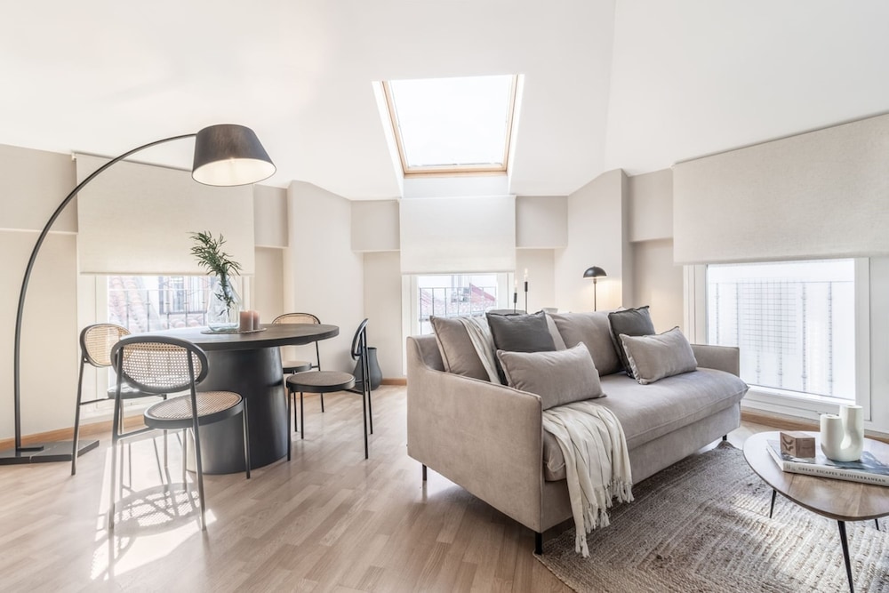 Marques 1 Bedroom With Pool in Madrid Madrid