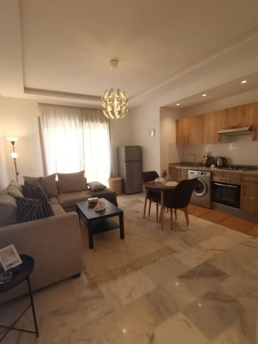 Superhote — 4-Star Luxury Hotel in Zawyat An Nwacer, Morocco