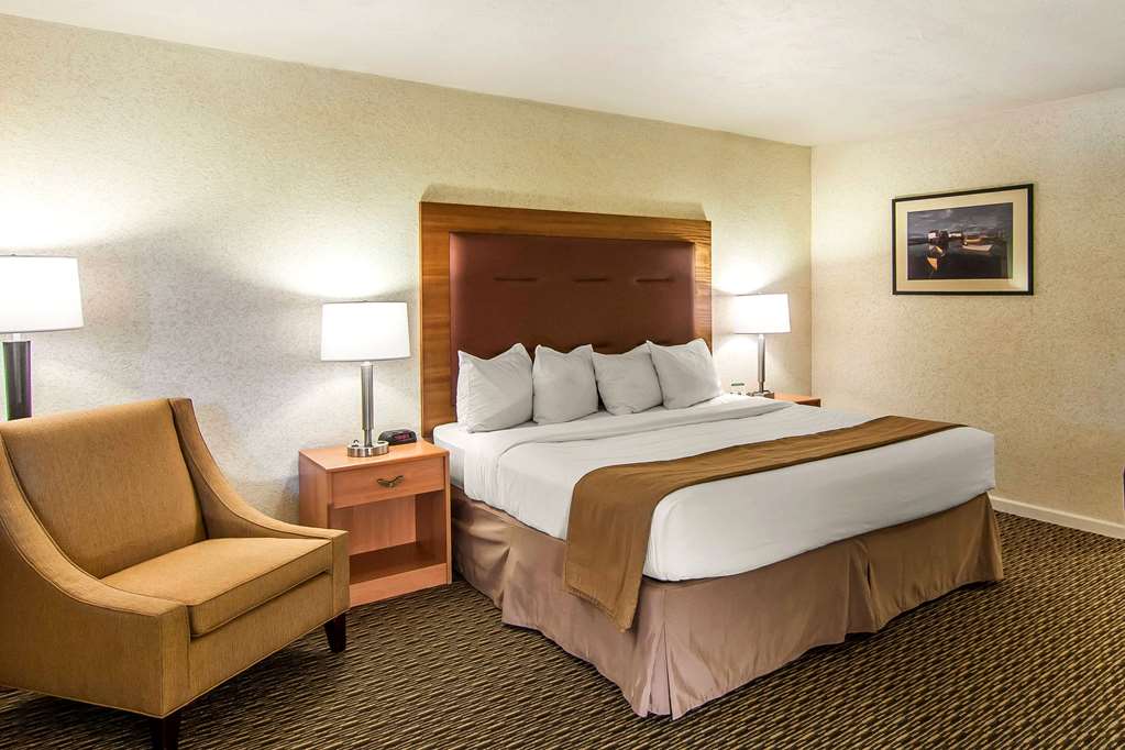 Quality Inn & Suites at Coos Bay - photo 10