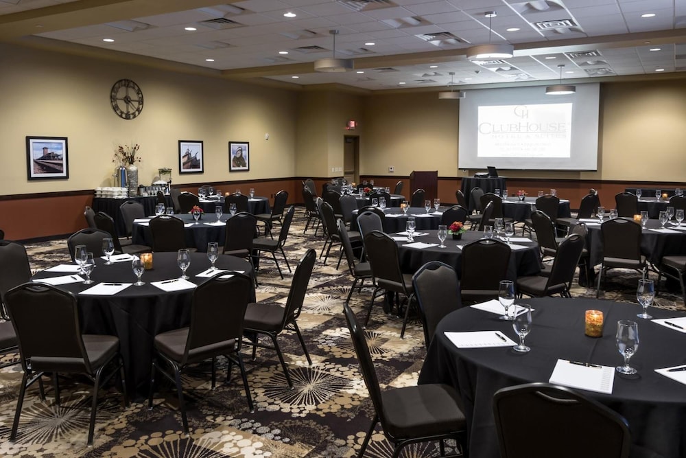 ClubHouse Hotel & Suites Fargo - photo 36
