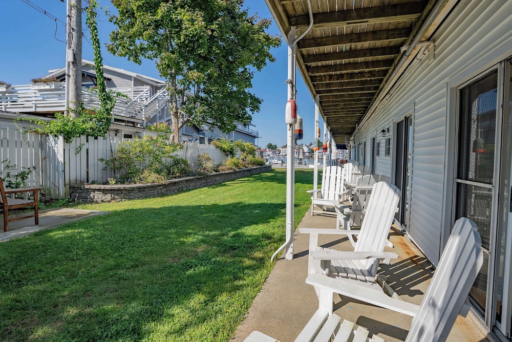 Boothbay Harbor Inn - photo 108