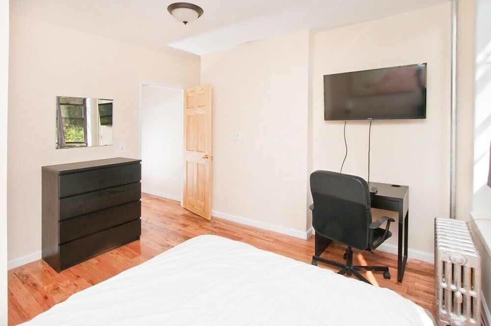Upscale Newly Renovated 2 BR on Midtown East New York - photo 11