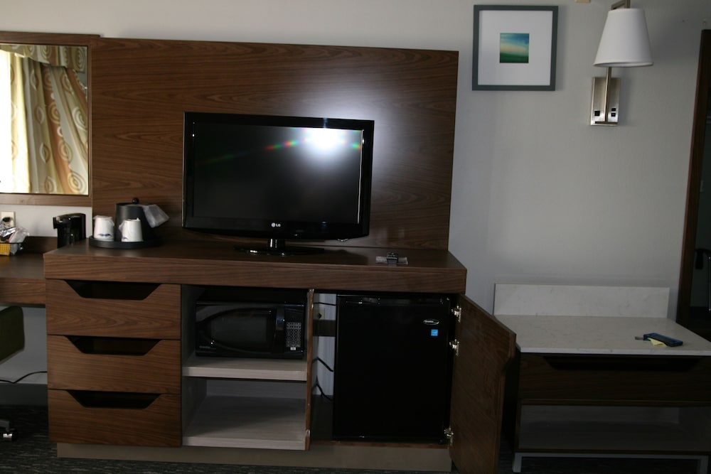 Hampton Inn Clarion - photo 27