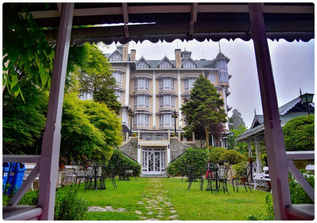 Cedar Inn - carbon neutral hotel in Darjiling