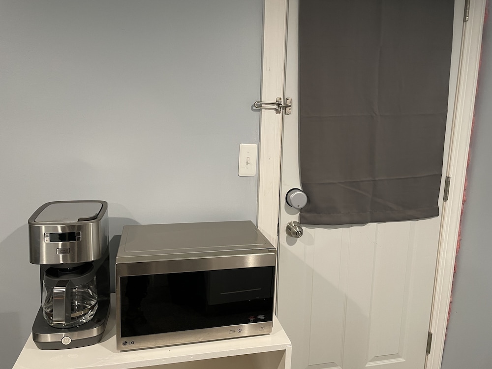 Downtown Suite Close to Topgolf Horseshoe Casino UM Baltimore - photo 10