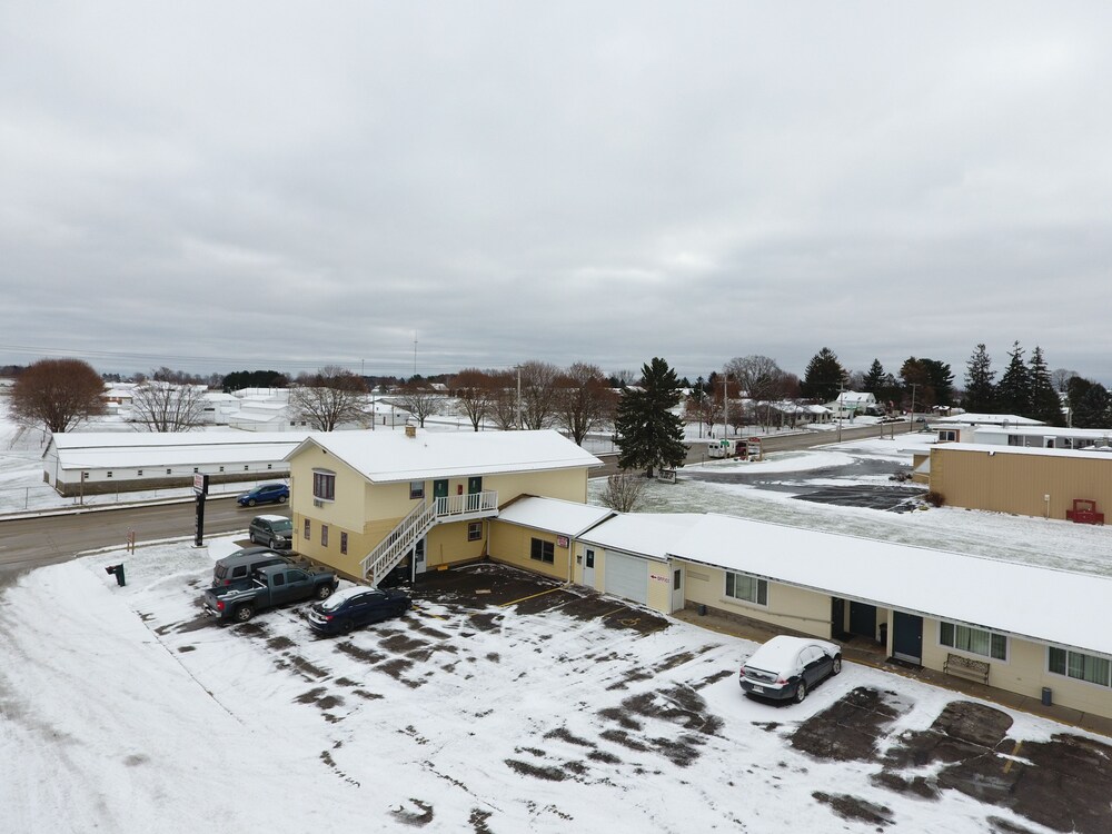 Midway Motel - photo 18