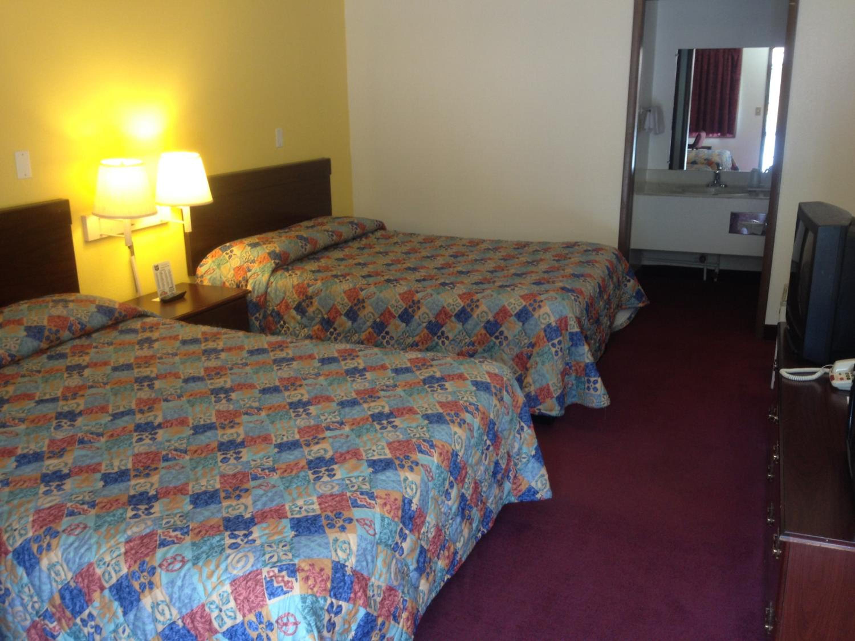 Guest Inn Lebanon - photo 10