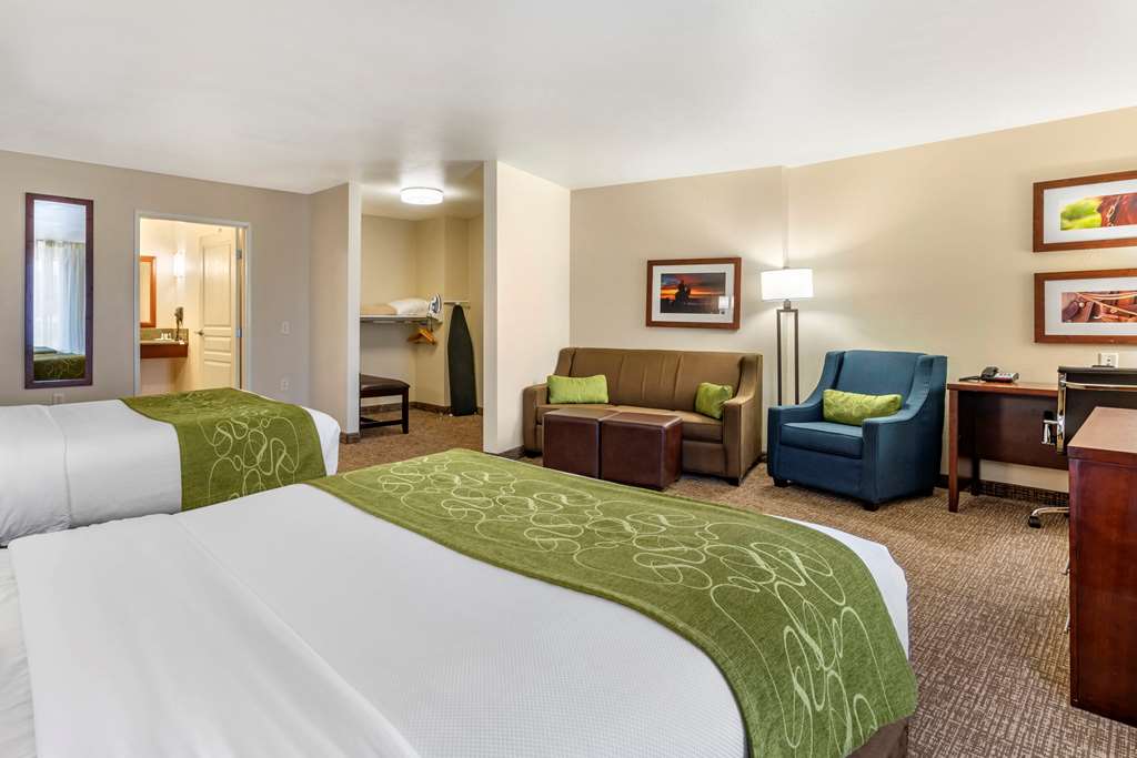 Comfort Suites Fernley - photo 7