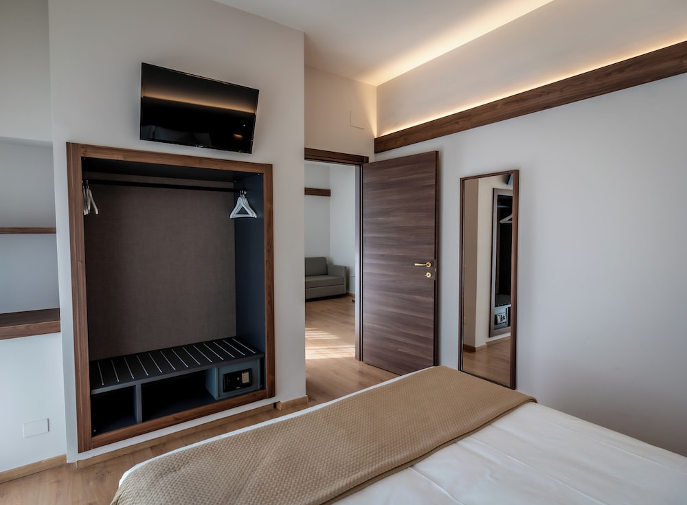 Residence Porta al Prato — 4-Star Luxury Hotel in Florence, Italy