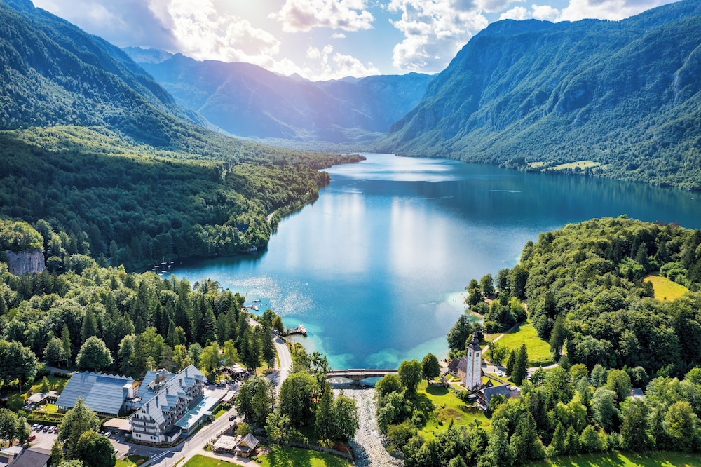 Hotel Jezero — hotel in Bohinjska Bistrica