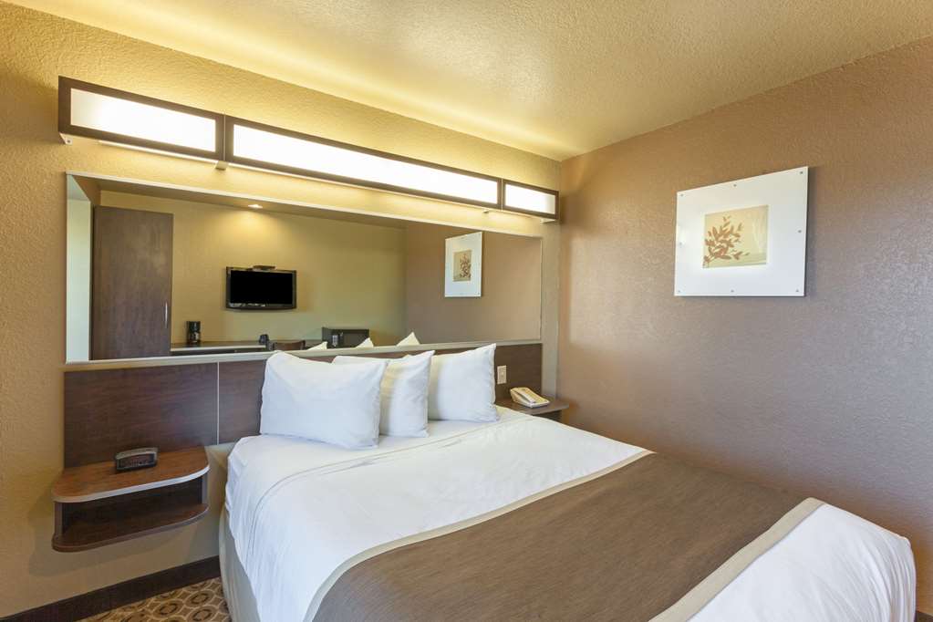 Microtel Inn & Suites by Wyndham Searcy - photo 5