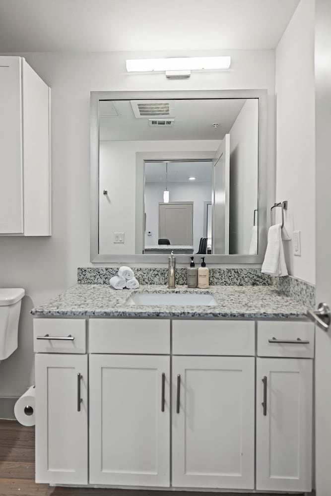 Placemakr Downtown Austin - photo 197