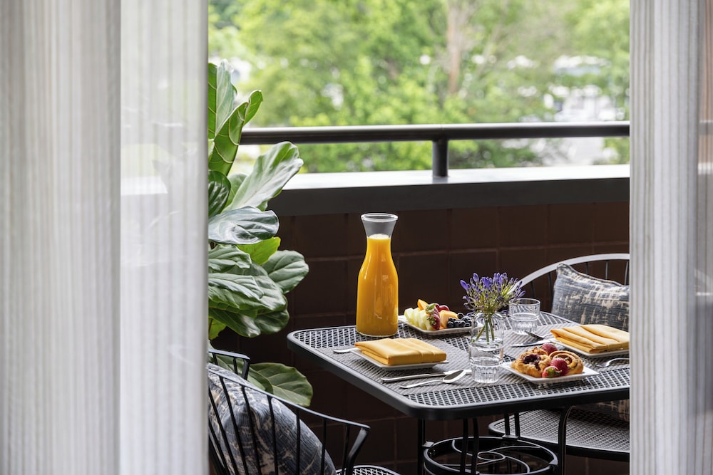 Crowne Plaza Edison by IHG - photo 31