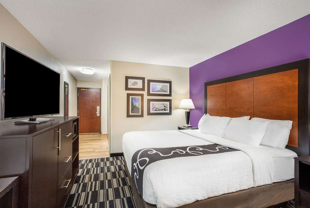 La Quinta Inn & Suites by Wyndham Norwich Plainfield Casino - photo 20