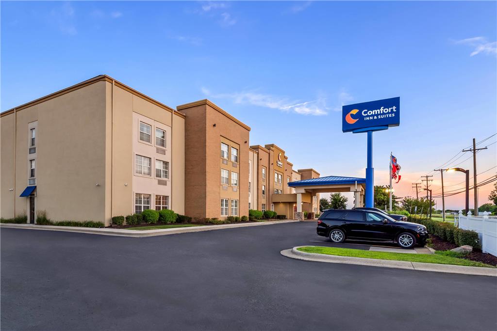 Comfort Inn & Suites — hotel in Allen Park