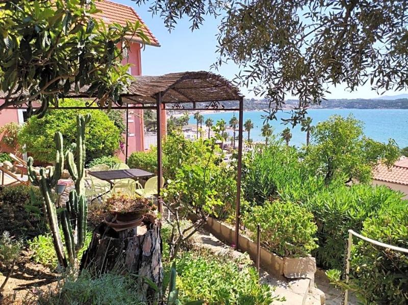 Les Galets Hv Tel Et B B — Bandol — photo 5