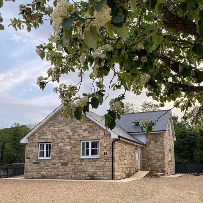 Riverside View Large modern 4 bedroom house with hot tub — 4-Star Luxury Hotel in Wooler, United Kingdom