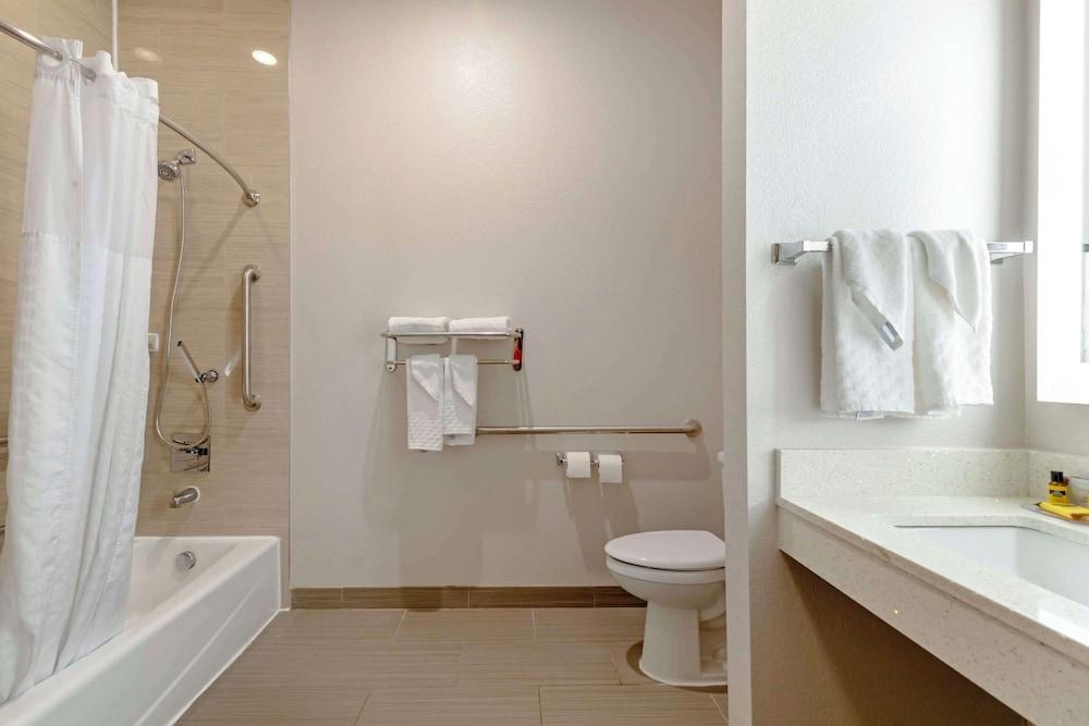 Best Western Plus Pleasanton Hotel - photo 18