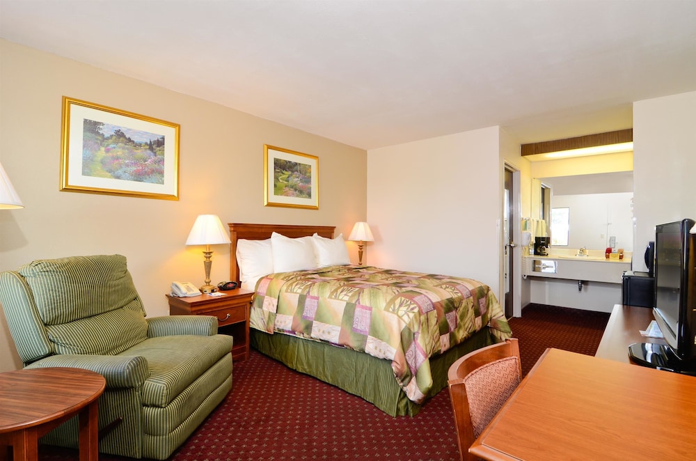 Super 8 by Wyndham McGehee - photo 15