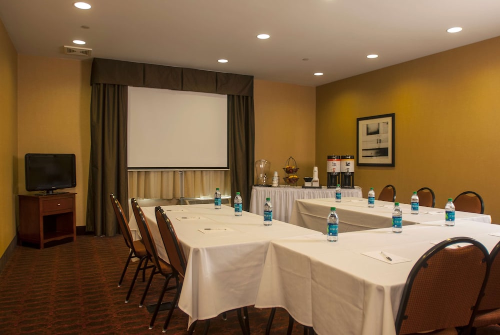 Hampton Inn Tomah - photo 28