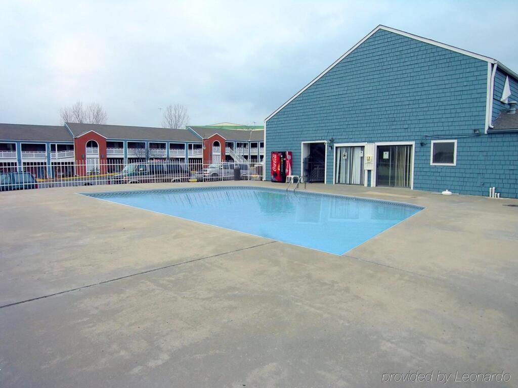 Days Inn Kansas City MO Near Worlds of Fun - photo 9
