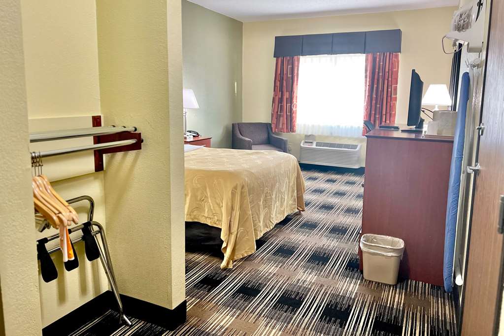 Comfort Inn and Suites Wisconsin Dells Downtown Area Newly Renovated 2026 - photo 30