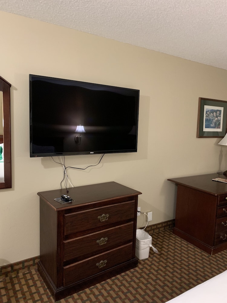Rest Inn Fort Smith - photo 6