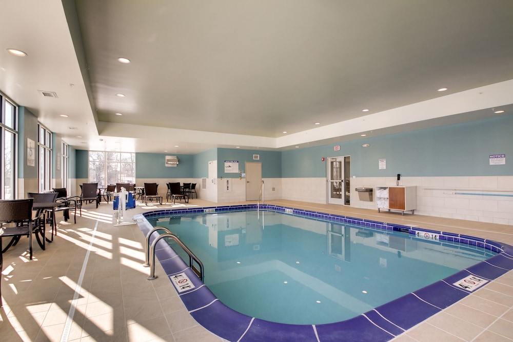Holiday Inn Express & Suites Galesburg by IHG - photo 28