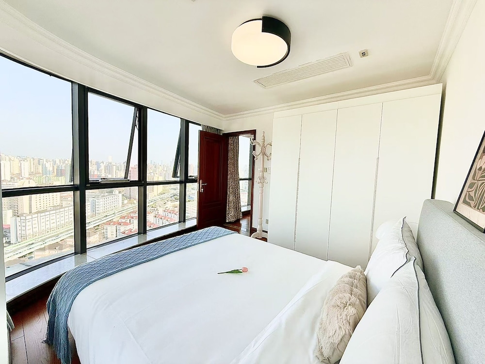 Tyms 3BR 2BA Apt Gubei High View Line10 — 4-Star Luxury Hotel in Shanghai, People's Republic of China