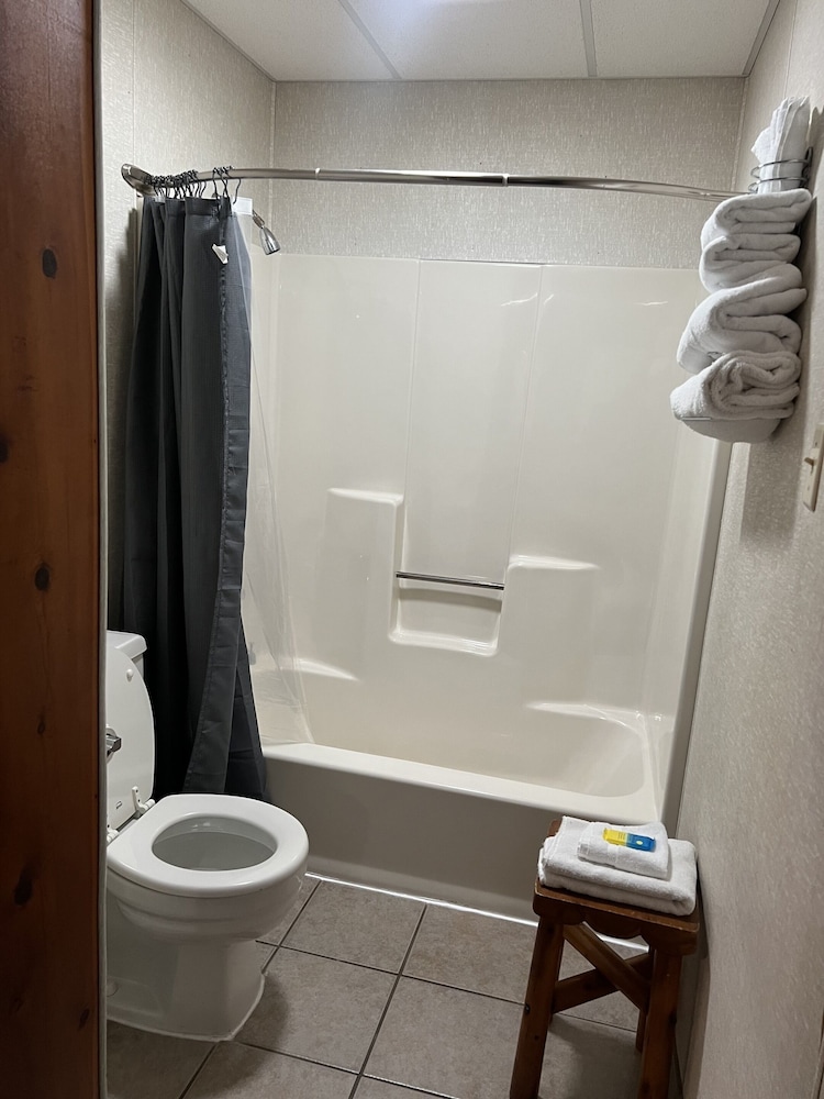 Cedars Motel - photo 15