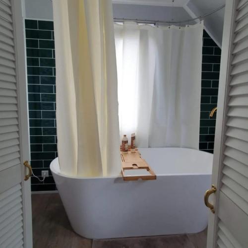 Geschmackvolle Wohnung 65qm in Solingen NRW — 4-Star Luxury Hotel in Solingen, Germany