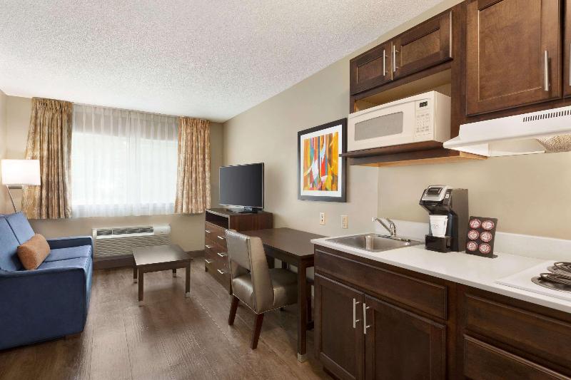 Hawthorn Suites by Wyndham Columbus Fort Benning - photo 15