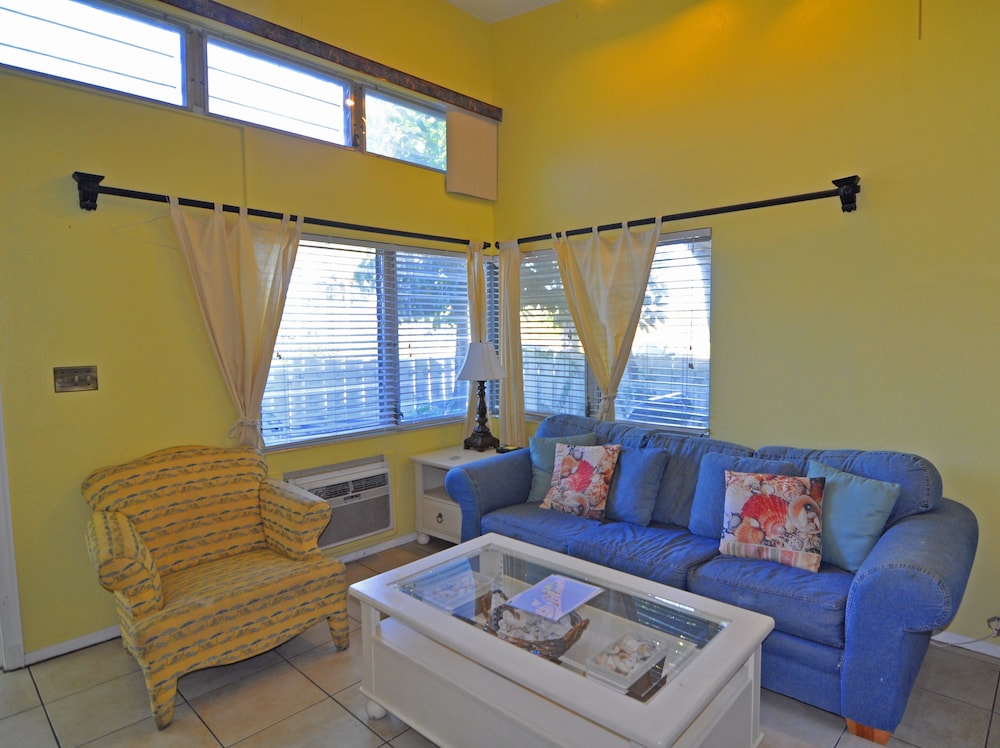 Lido Islander Inn - photo 38