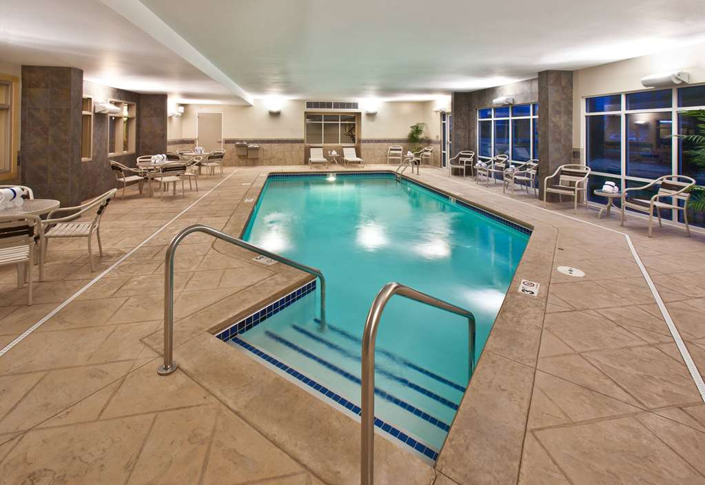 AmericInn by Wyndham Fairfield - photo 12