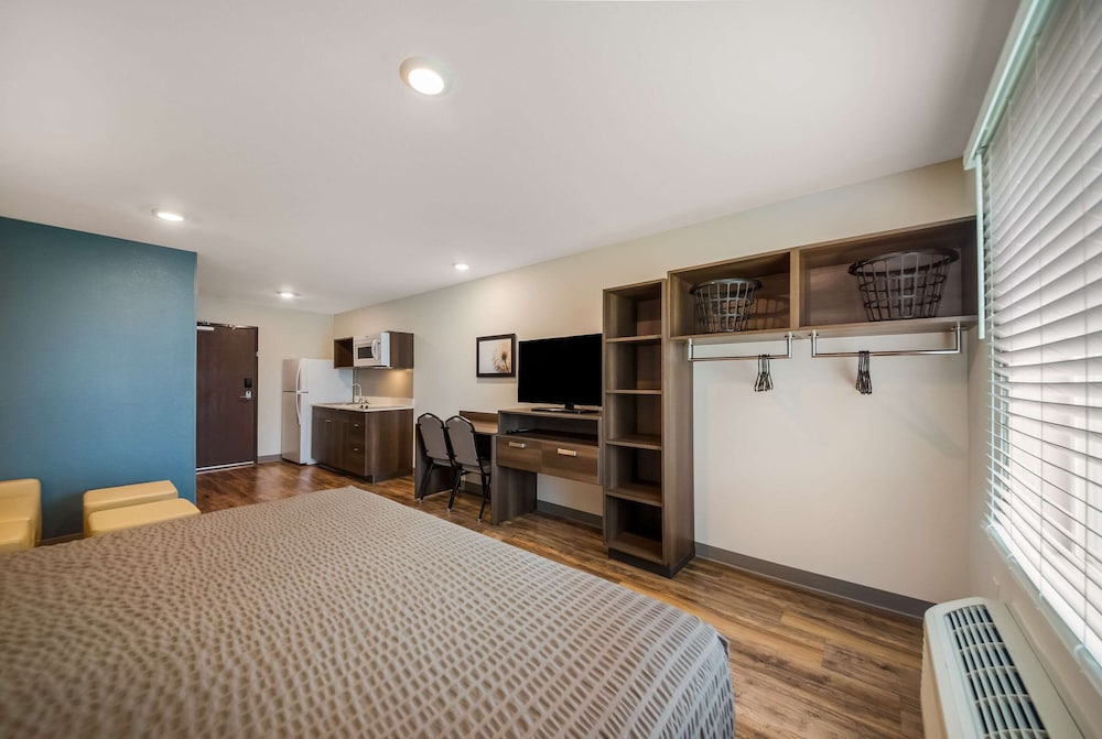WoodSpring Suites Inverness - photo 13