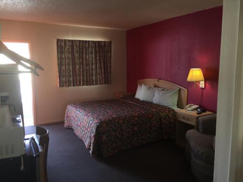 Avalon Motel - photo 10
