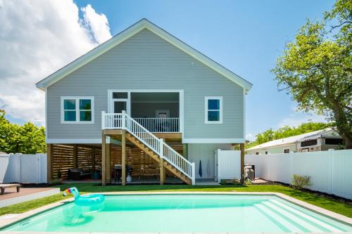 Suga Shack by Oak Island Accommodations - photo 2