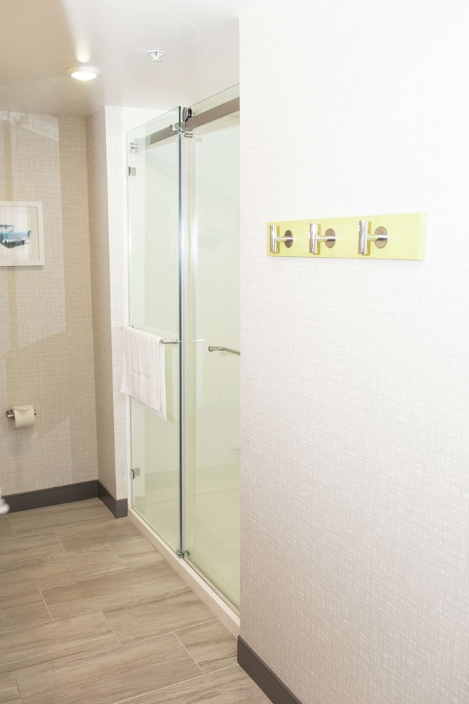 Hampton Inn & Suites Dundee - photo 35
